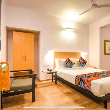Fabhotel Heera Holiday Inn - Nr Eden Garden Stadium Kolkata Exterior photo