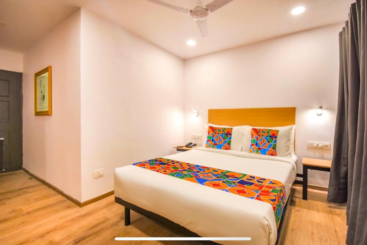 Fabhotel Heera Holiday Inn - Nr Eden Garden Stadium Kolkata Exterior photo